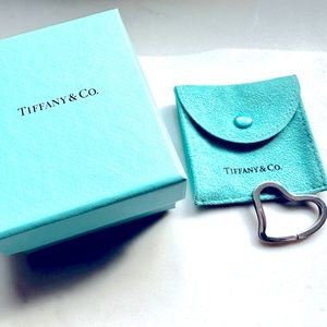 Tiffany & Co. Elsa Peretti Open Heart Key Ring Key Chain in Sterling Silver